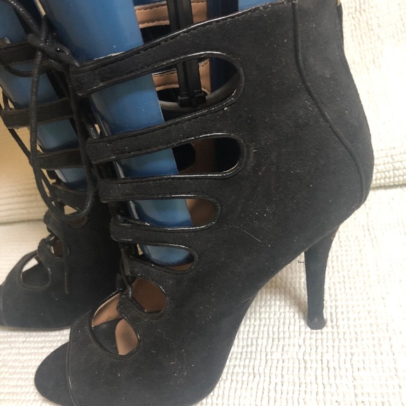 Black suede lace up open toed shoes - Picture 4 of 9